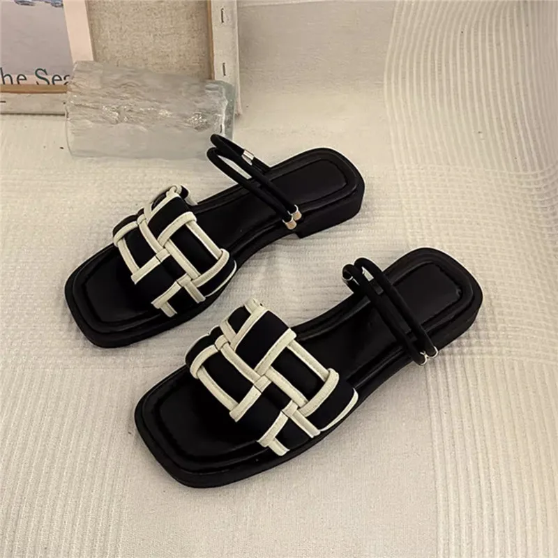 

French fairy wind flat sandals in the summer of female fashion temperament with skirt 2023 new hot style joker Roman sandals