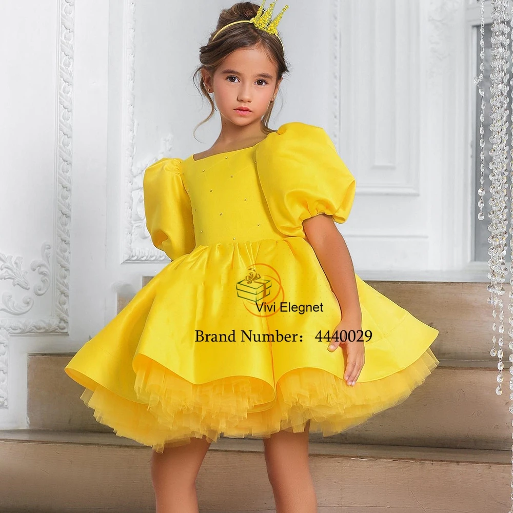 

Gold Yellow Satin Flower Girl Dresses Puffy Sleeve Scoop Christmas Gown with beading Tiered فساتين اطفال للعيد New Winter 2023