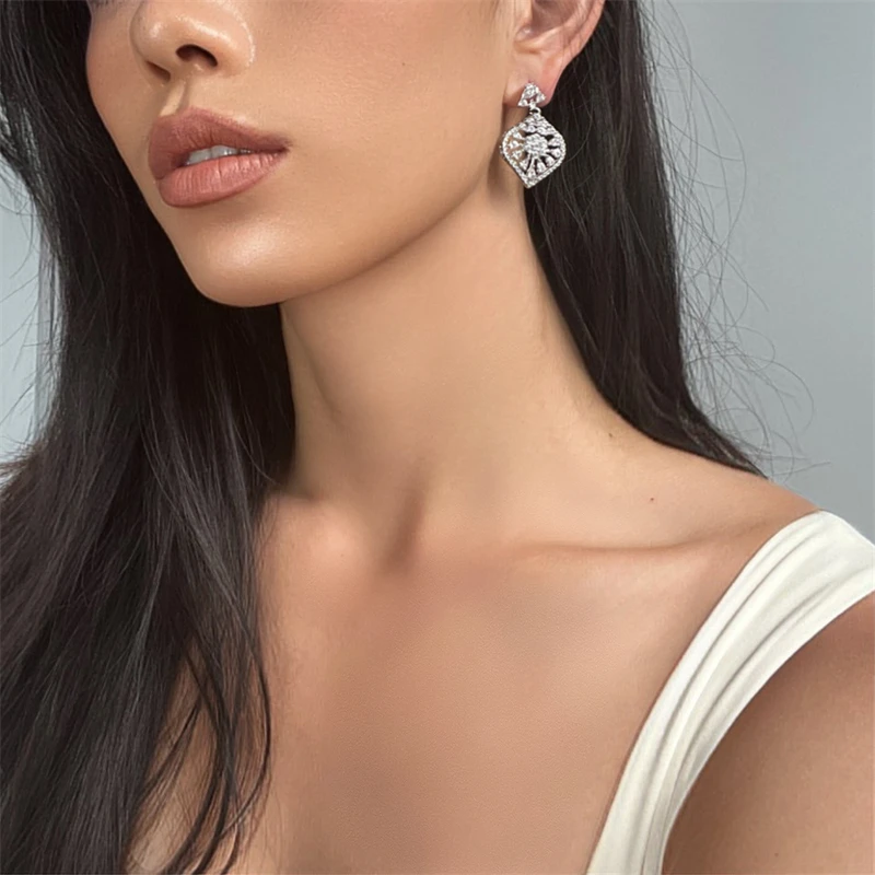 Европейский и американский ретро-дизайн с выдолбленным цирконом