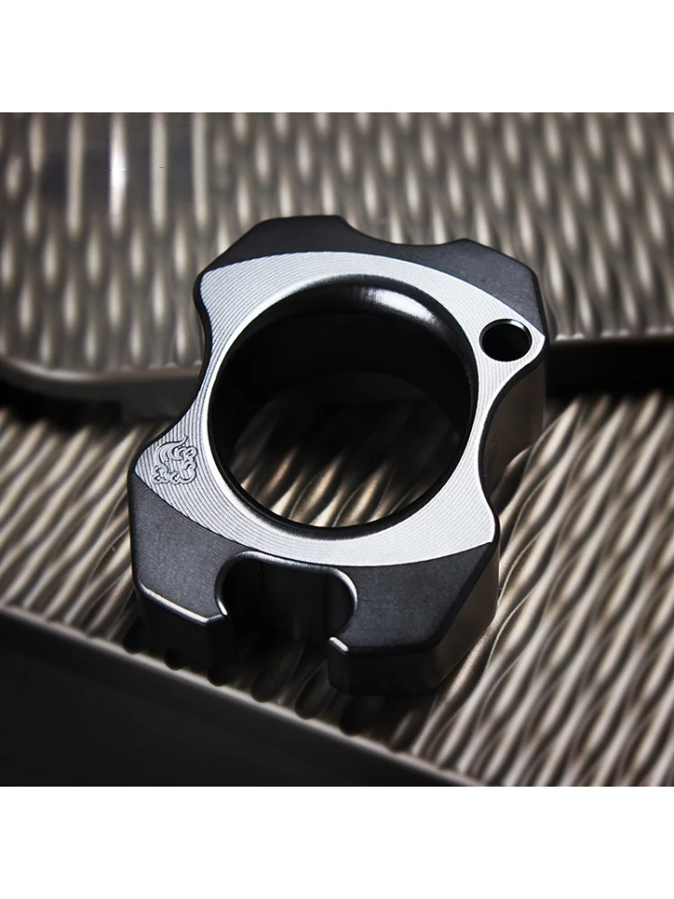 

Brass Knuckle Bottle Opener Titanium Alloy Pea Pod Portable EDC Bottle Screwdriver Pendant