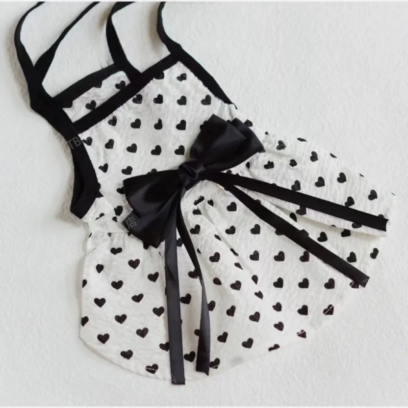 

Одежда для собак, подтяжки в форме сердца, платье для собак, одежда для кошек, юбка с маленьким бантом, милая тонкая летняя черная белая девуш...
