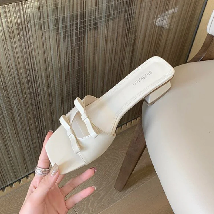 

Женские летние тапочки, новинка 2023, модные повседневные однотонные квадратные тапочки с бантом и украшением, женская обувь