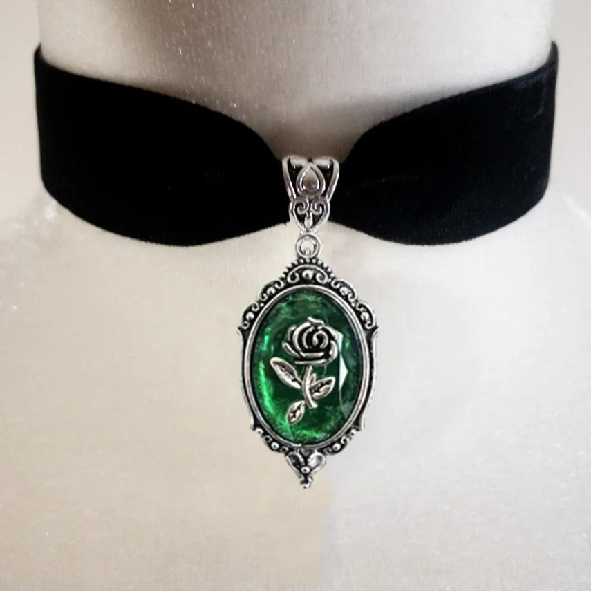 

Vintage Green Cameo Rose Choker For Women Girls Pagan Gothic Jewelry Accessories Gift Venom Rose Charm Peculiar Necklace Trendy