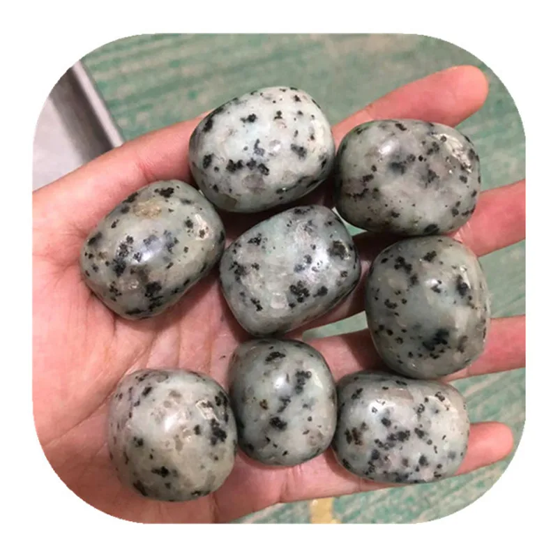 

Натуральные полированные изумрудные кристаллы для украшения