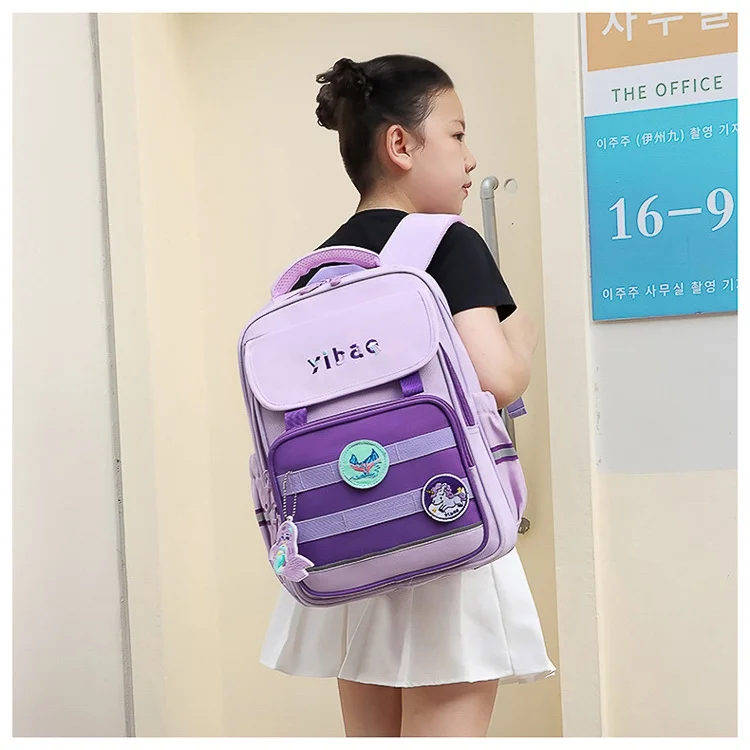 Children Students Large Capacity Backpacks with Unicorn Astronaut Badge New Primary Girls Boys Fashion Simple Schoolbags Hot