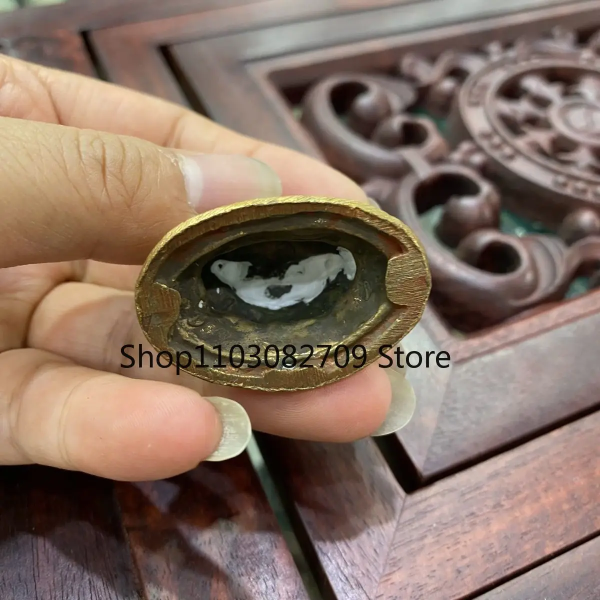 Непал импортировал полностью позолоченную портативную маленькую статую Будды