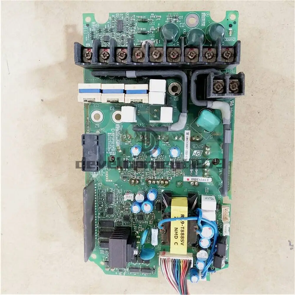 

Одна б/у плата привода YASKAWA H1000 HB4A0015 ETP712860 ETP713481