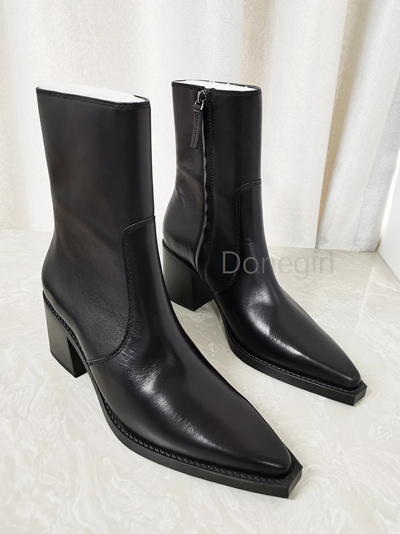 Женские ботинки из натуральной кожи с острым носком на высоком массивном каблуке