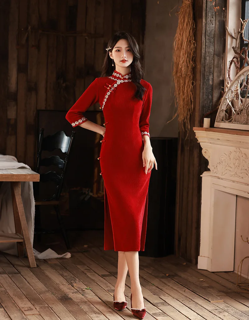 

FZSLCYIYI Traditional Lace Trim Mandarin Collar Three Quarter Sleeve Corduroy Qipao Ladies Wedding Cheongsam