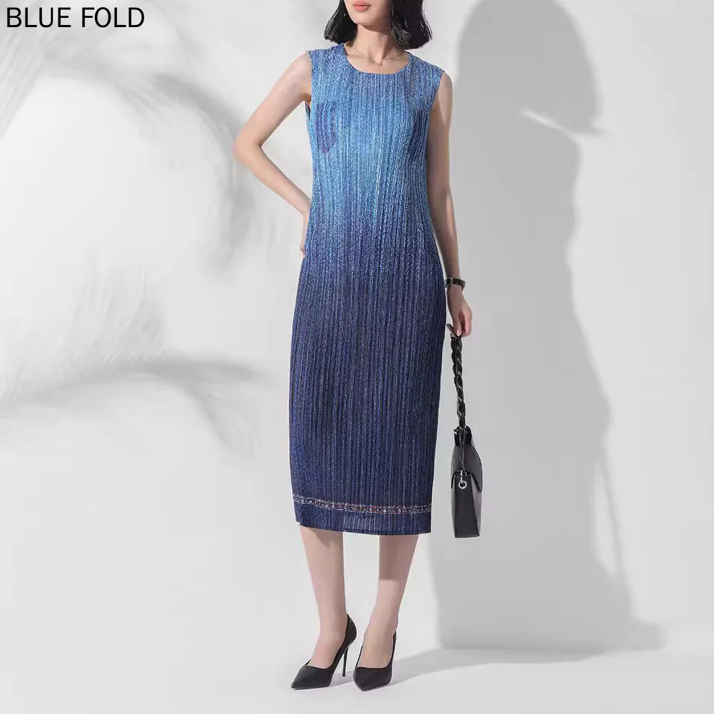 Платье миди женское Плиссированное из денима без рукавов с круглым вырезом