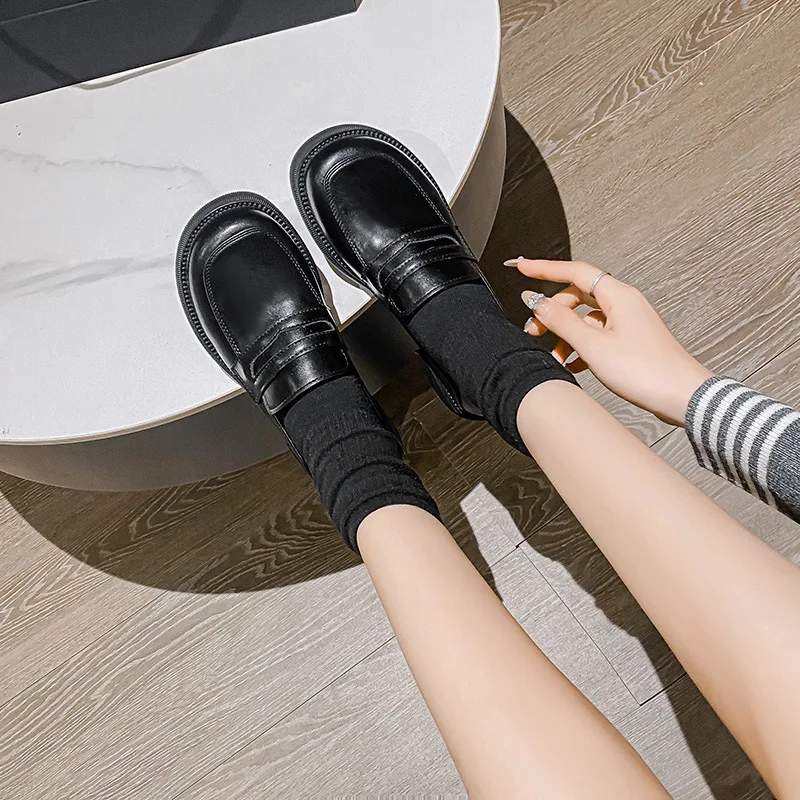 2022 NEW Women Leather Shoes Women Casual Shoes Genuine Leather Solid Color Round Set of Feet Non-slip Breathable Women Loafers