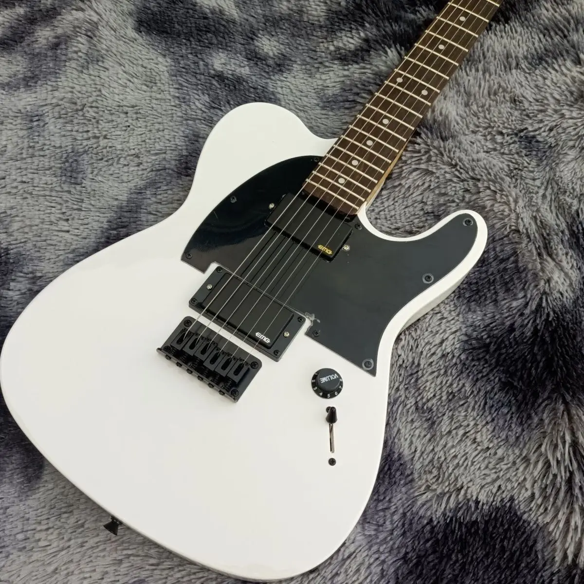

Factory Customization New White Electric Guitar Feels Good Maple
