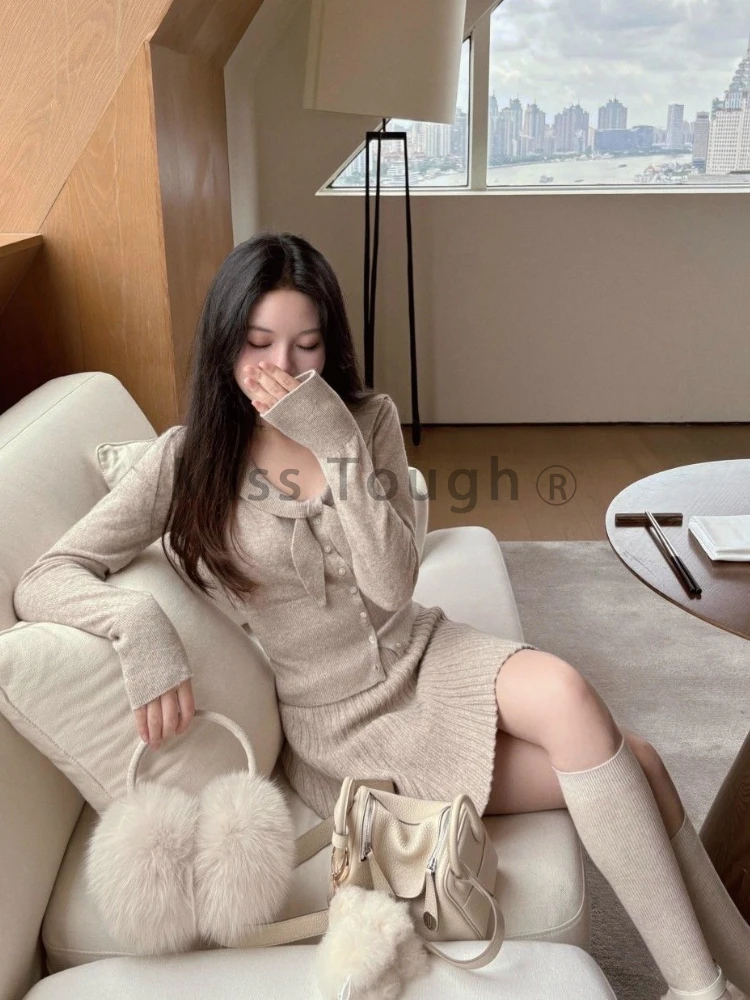 Трикотажные комплекты с кроличьими ушками и лацканами длинными рукавами