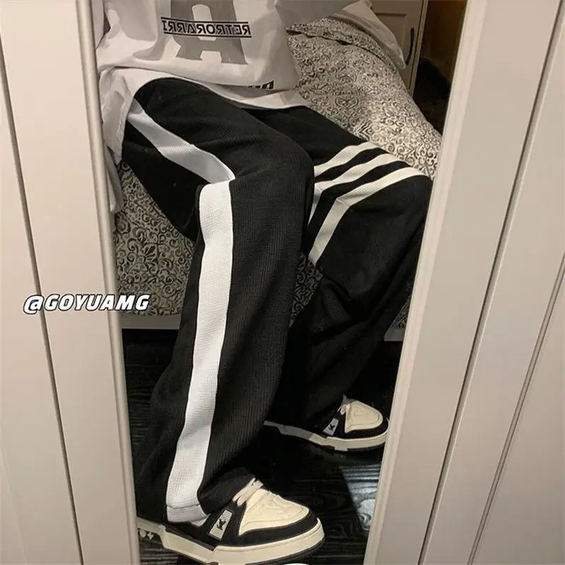 Рисунок 6 - Повседневные штаны для мужчин и женщин