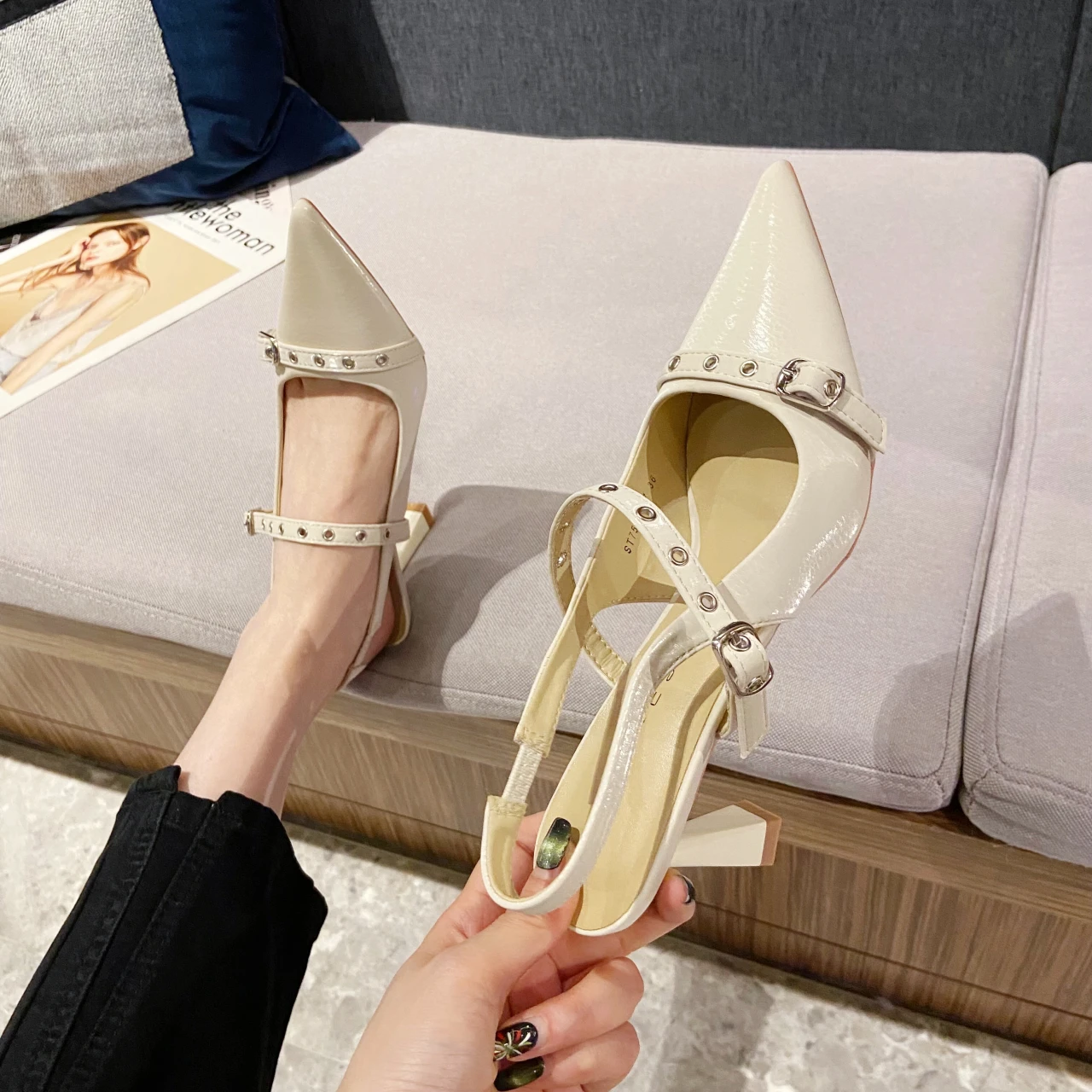 Женские босоножки с острым носком привлекательные летние туфли на высоком