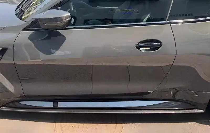 Фото Для BMW M3 M4 G80 G82 ReaI сухие боковые юбки из углеродного волокна, расширения губ, спойлер, автомобильные аксессуары, комплект кузова №2