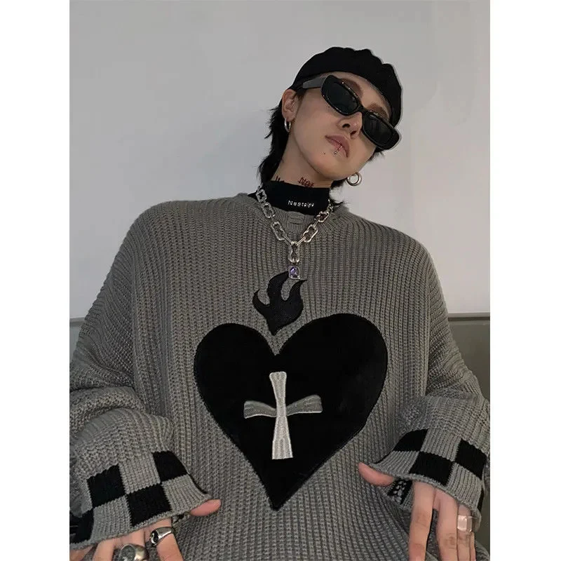 

Dark love print ripped sweater sweater sweater O-neck casual high street loose and warm y2k retro clothing black jumpsuit tops