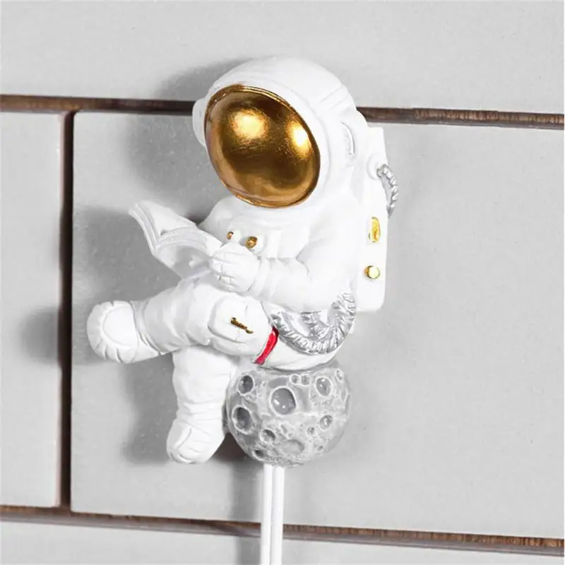 

Cartoon Astronaut Hook Self-Adhesive Strong Viscose Hook Kitchen Hooks for Utensils No Punching Wall Hanger Behind The Door Hook