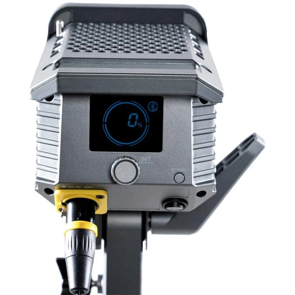Aputure Amaran 100D 200D LED Video 130W CRI95 + TLCI96 39500 lux @ 1m Bluetooth App Control 8 световых эффектов источник