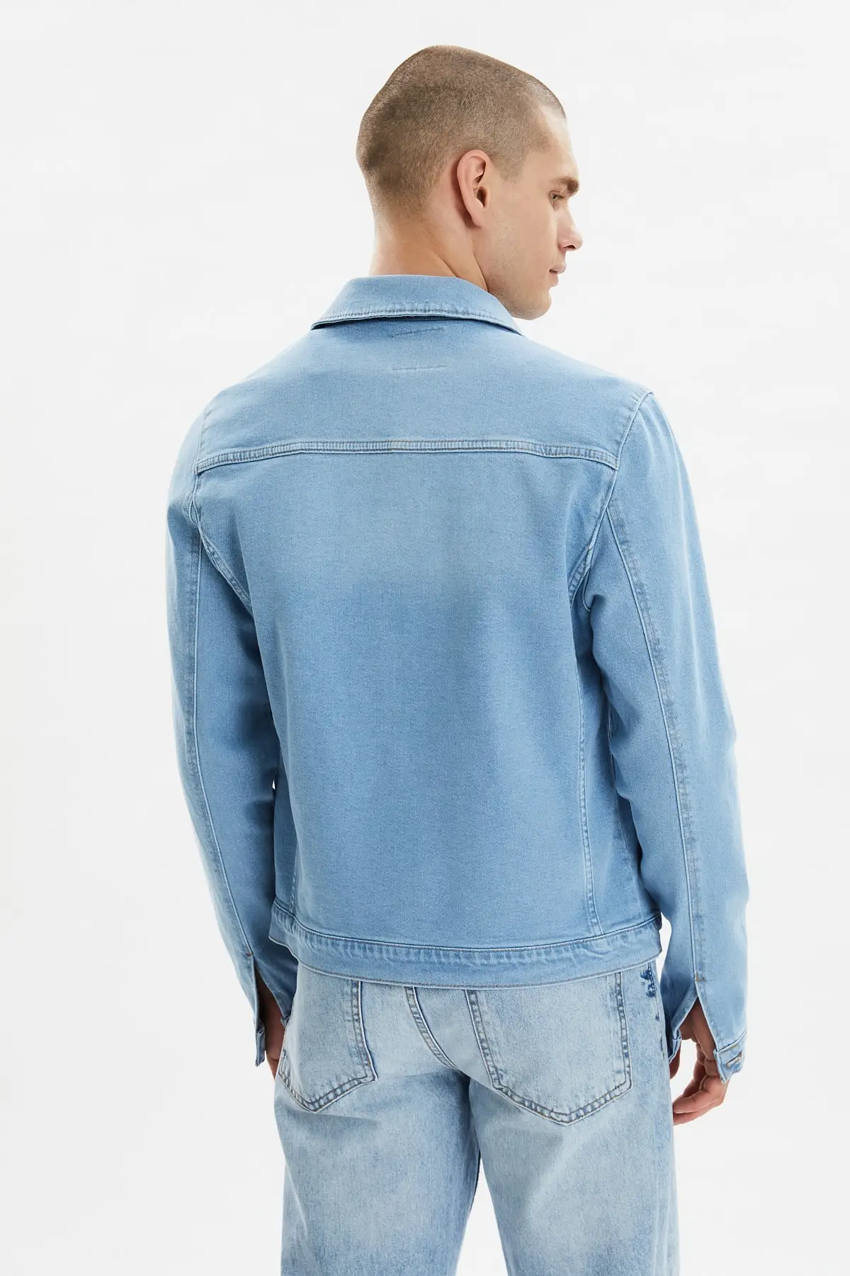 

Trendyol Male Destroylu Pocket Zipper Denim Jacket TMNSS21CE0271