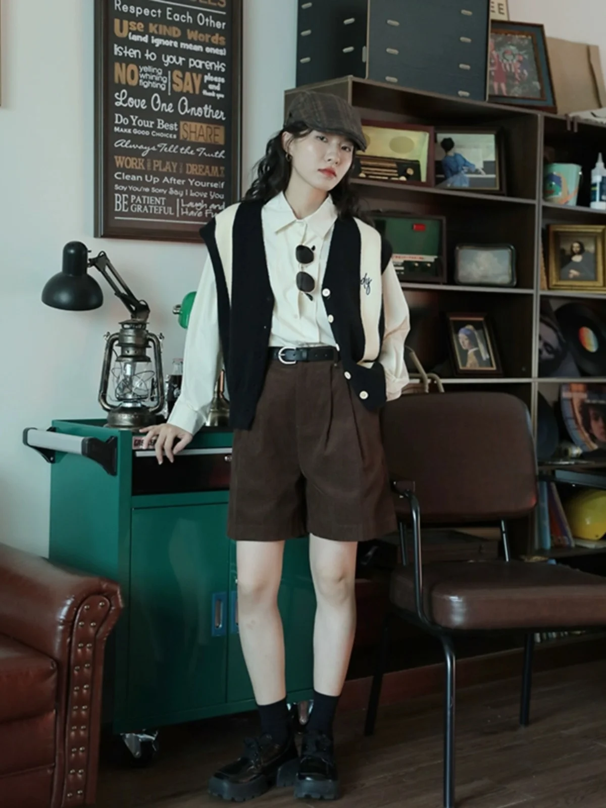 Черный лоскутный вязаный кардиган с вышитыми буквами жилет верхняя одежда для