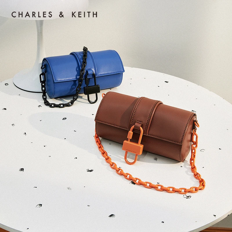 

CHARLES＆KEITH New Arrival for Autumn 2022 CK2-81220009 Stylish Wide Strap Bucket Bag
