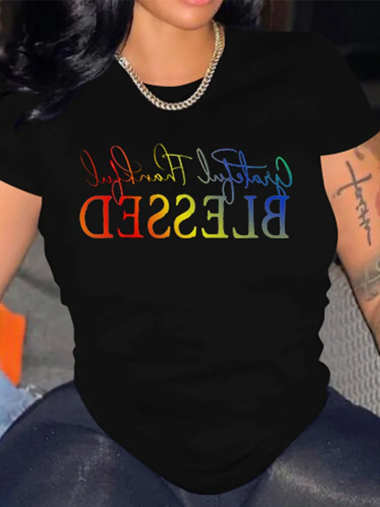 

Женская футболка с коротким рукавом, круглым вырезом и принтом