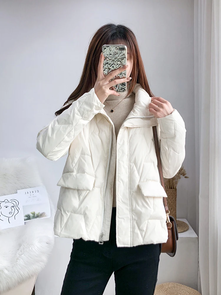 

Куртка женская зимняя на белом утином пуху, с воротником-стойкой, на молнии