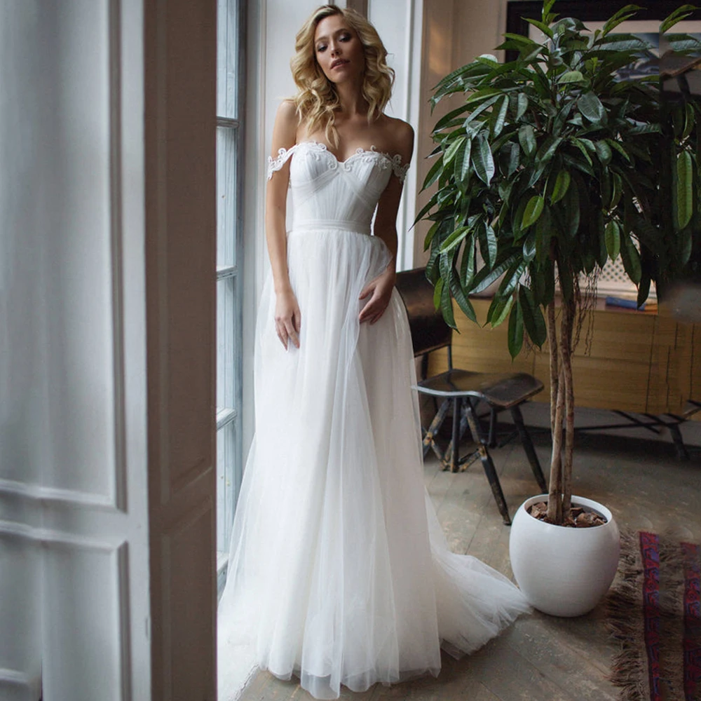 

Elegant Off the Shoulder Wedding Dress Sweetheart A-Line Tulle Pleat Applique Romantic Bridal Floor Length Open Back Gowns