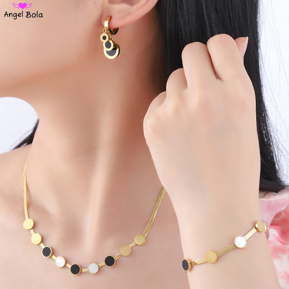 

Комплект из колье и браслета, из нержавеющей стали