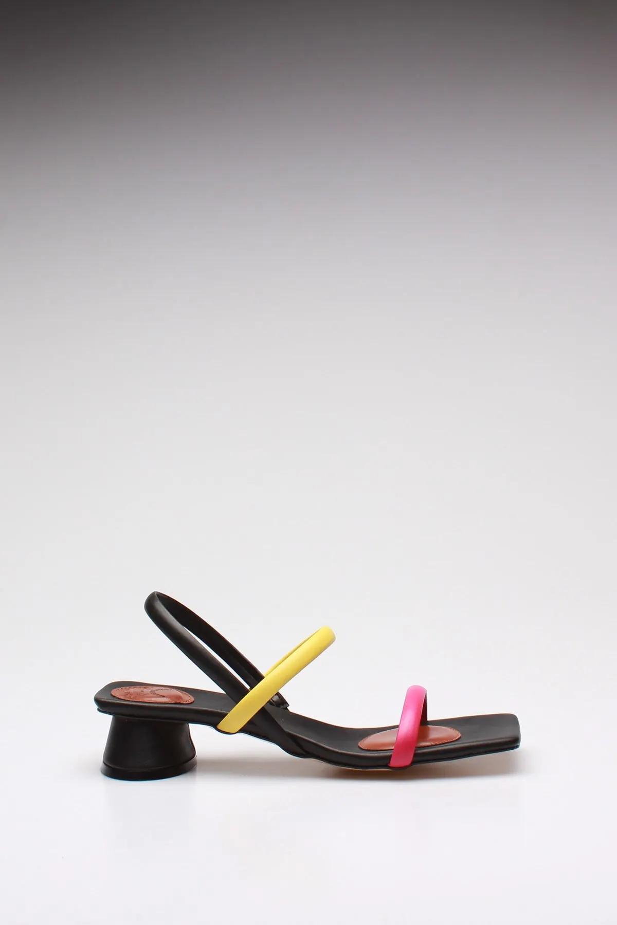 

Fashion Style Black Leather women's Sandals And Slippers Sandals