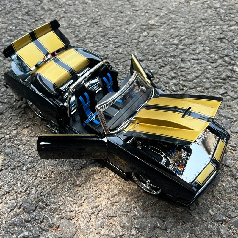 Фото Оригинальная модель 1:18, GM Chevrolet 1968 Camaro, модель автомобиля из сплава для дисплея, подарков и коллекций №5