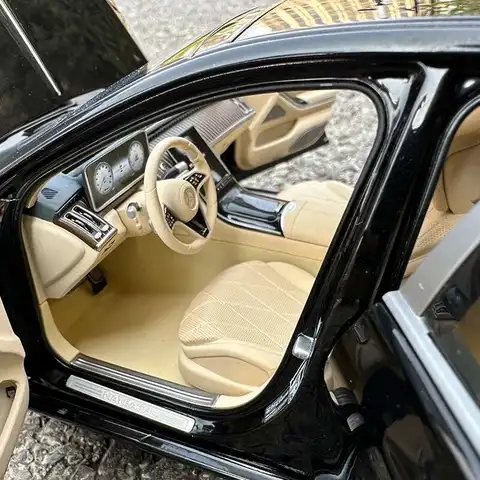 Коллекционная модель автомобиля Almost Real Maybach S-Class S680 2021 1/18