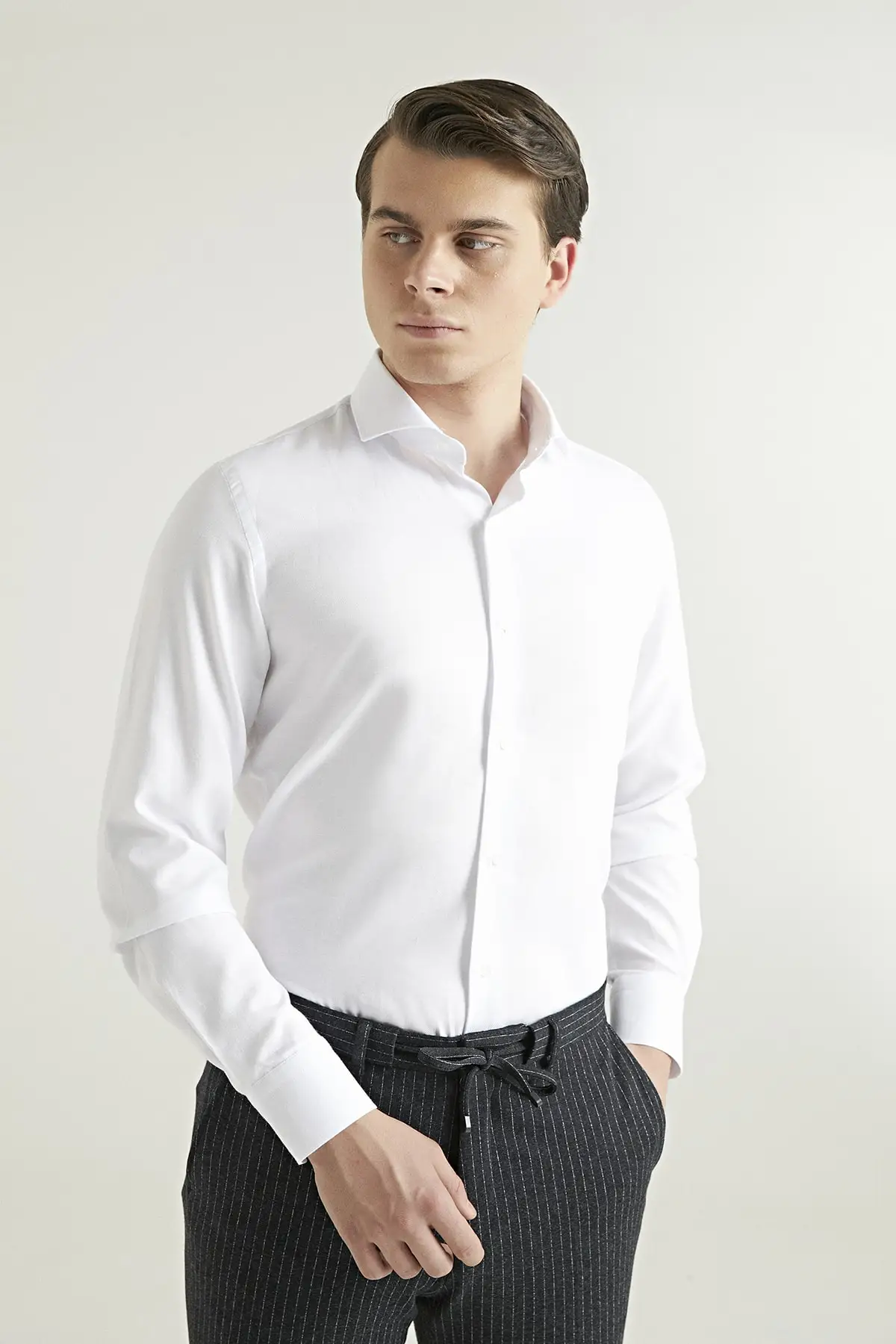 

Мужская приталенная рубашка белого цвета 2 hf02орт 801 _