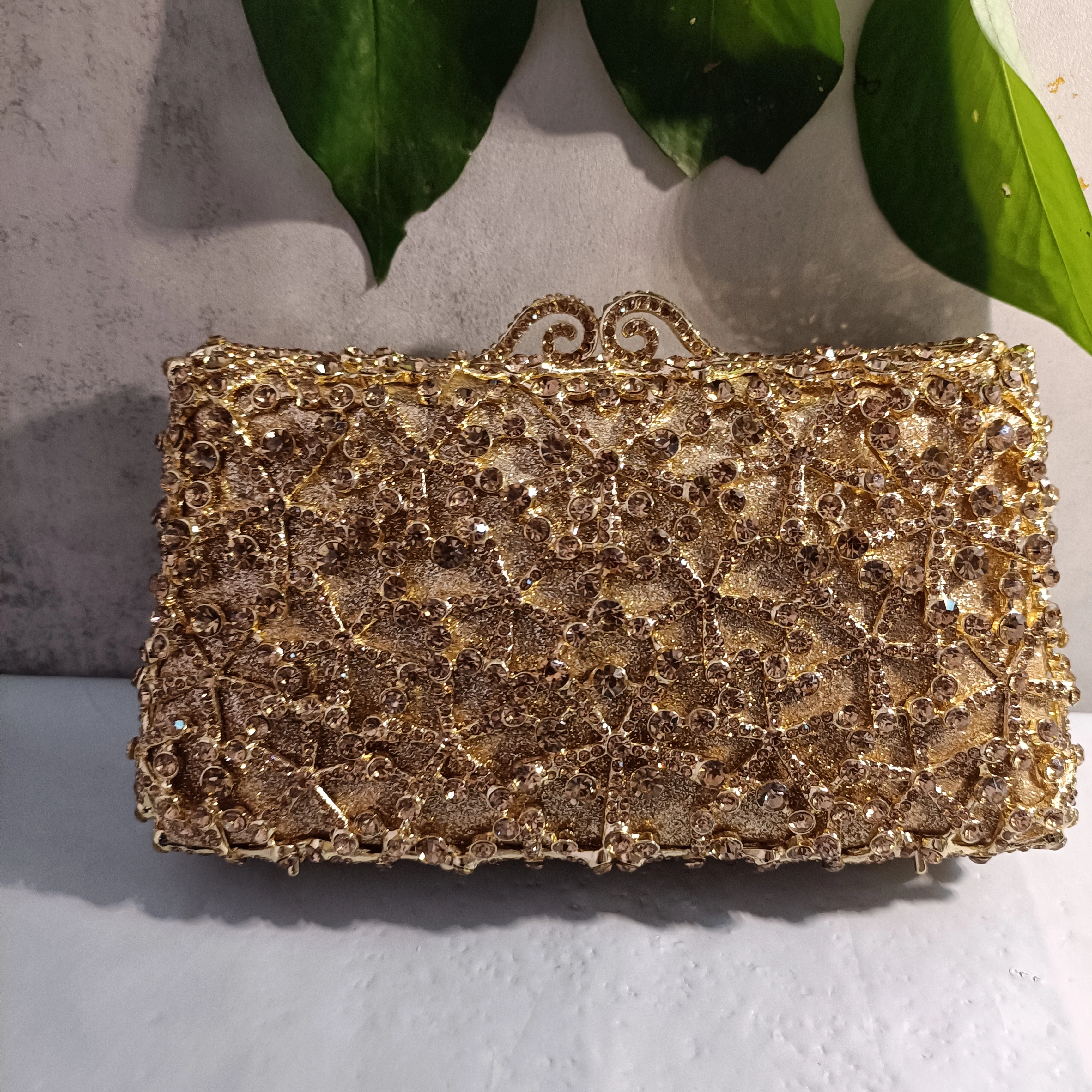 

Gold Crystal Flower Hollow Out Purse Woman Dinner Cocktail Diamond Floral Evening Bag Wedding Bridal Party Female Prom Handbag