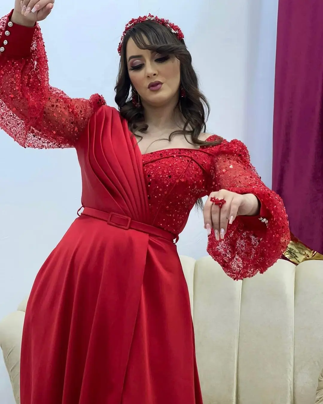 

Роскошное красное искусственное Атласное Вечернее платье А-силуэта с V-образным вырезом, длинные Деловые женские платья в пол