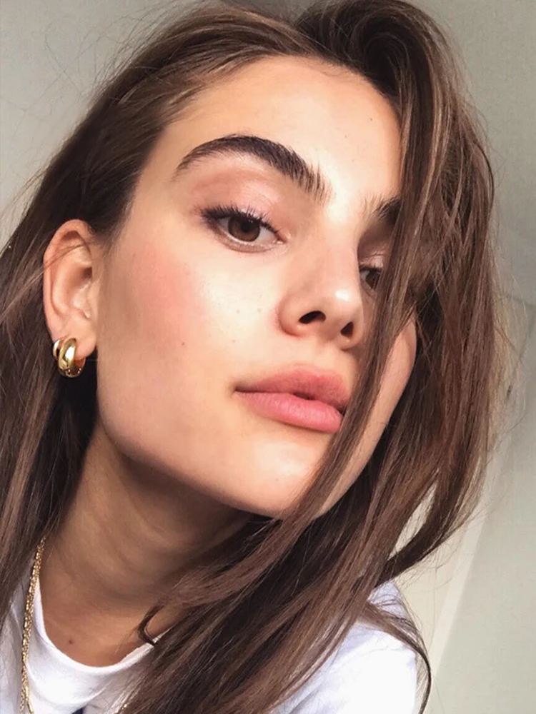 Южная Корея Ретро Ins Cold Sle Chic Чрезвычайно простые мини-серьги с пряжкой для ушей