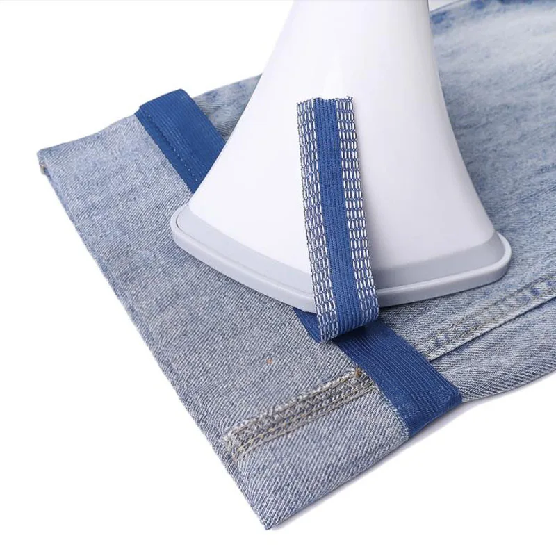 Самоклеящиеся штаны приклеиваются с помощью утюга на краях укороченные