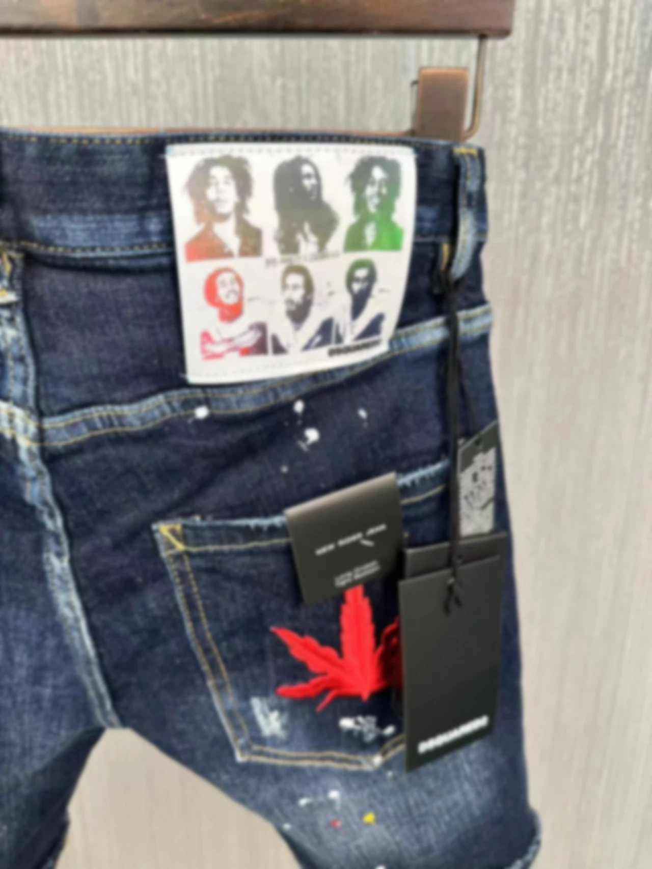 2023 New D2 Jeans Men's Jeans Shorts Fashion Paint Broken Ink Hole Patch Zipper Slim Fit Quarter Shorts