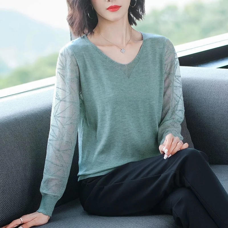 Женский трикотажный свитер с V-образным вырезом и длинным рукавом