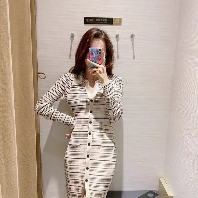 

Vintage Stripe Knit Dresses Women Single Breasted Turndown-Collar Slim Midi Dress Autumn Winter Bodycon Split Sweater Dress E366