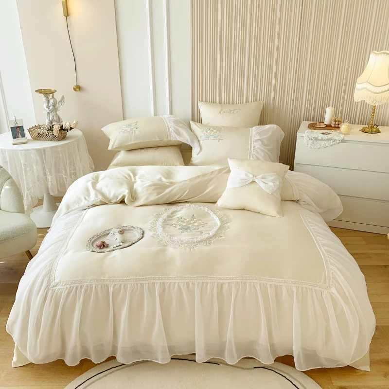 

Шифоновая простыня с цветочной вышивкой в винтажном стиле