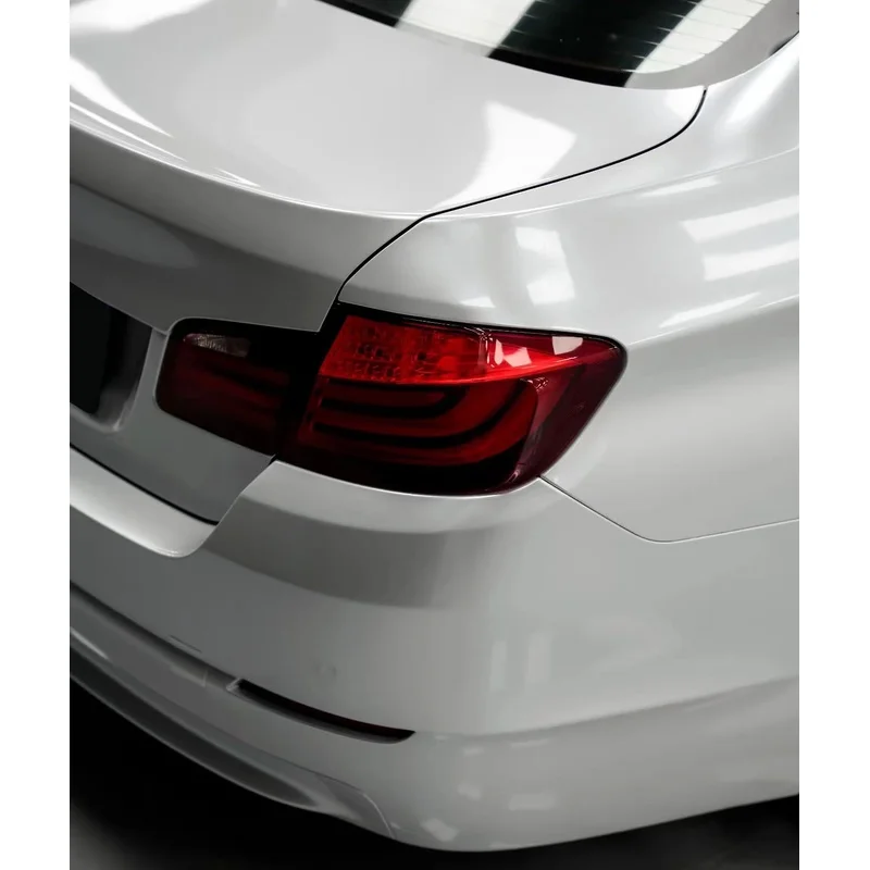 Фото Высококачественная виниловая пленка TPU Super Gloss Pearl White с эффектом изменения цвета для декора автомобиля, защитная пленка от царапин в рулонах №2