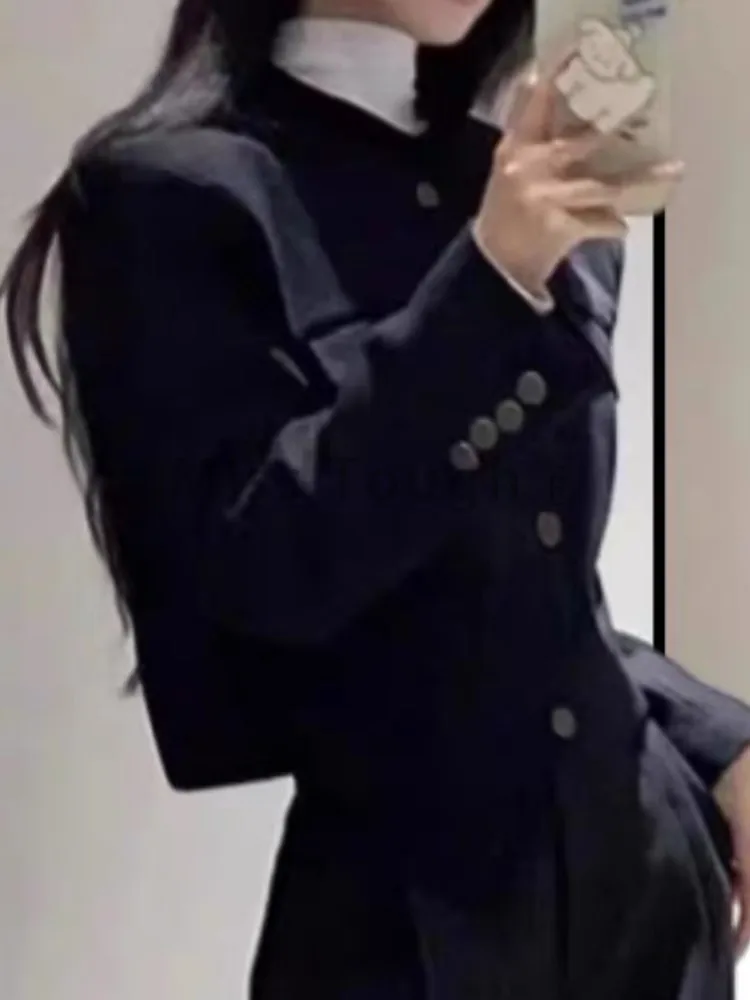 Женский брючный костюм с карманами