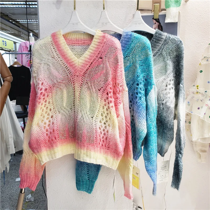 

Женский трикотажный свитер с V-образным вырезом и длинным рукавом