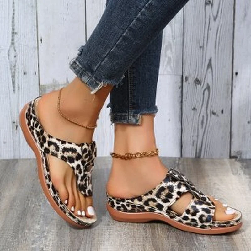 

Casual Retro Women's Slippers 2022 Summer Fashion Slippers Women Outdoor Trend Middle Heel Rubber Comfort Slippers Women