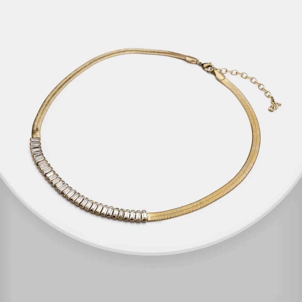 

Amorita boutique Vintage metal necklace