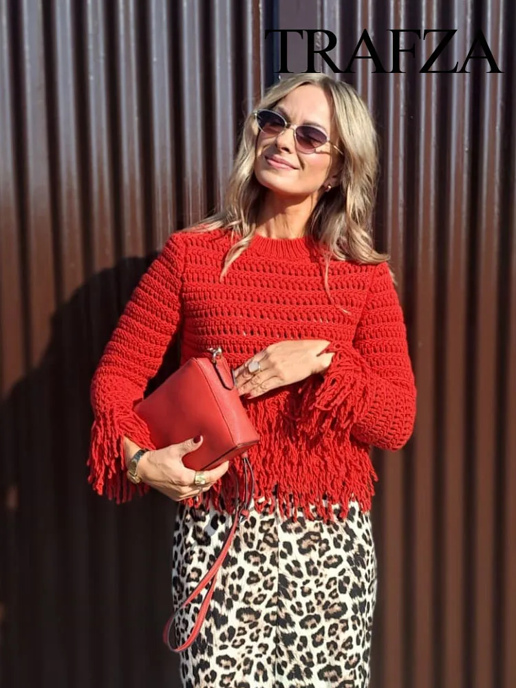 Женский трикотажный пуловер с круглым вырезом и длинными рукавами