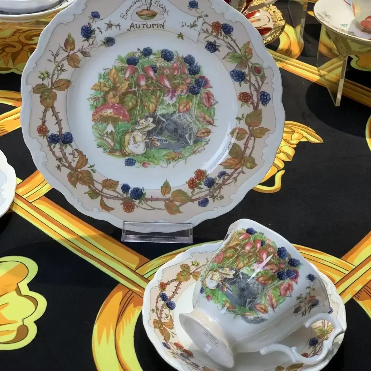 Europäische Royal Bone China kaffжелессе и унтикулы Dim Sum Platte Maus bewegliche Series десерт teller nachmittag tee