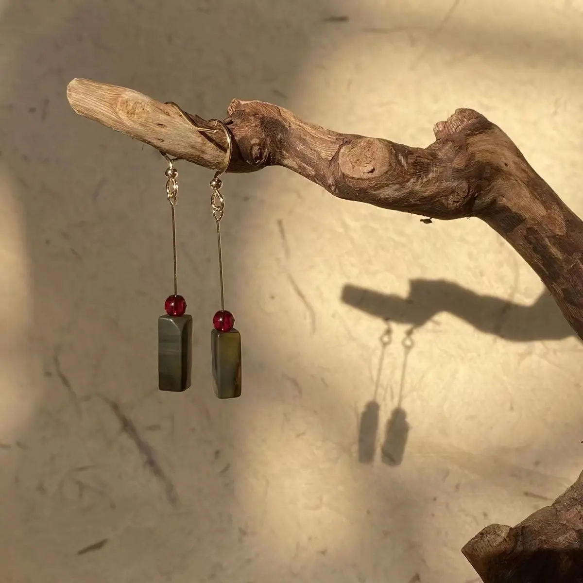 

Xiangsi новый дизайн ручной работы китайский натуральный гранат Винтажные серьги с уникальным темпераментом